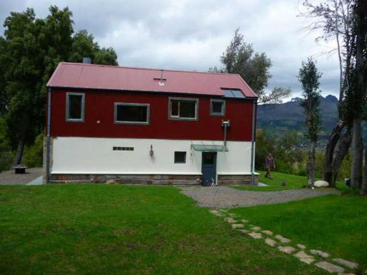 3 bedrooms House in Neuquen, Argentina No. 16612