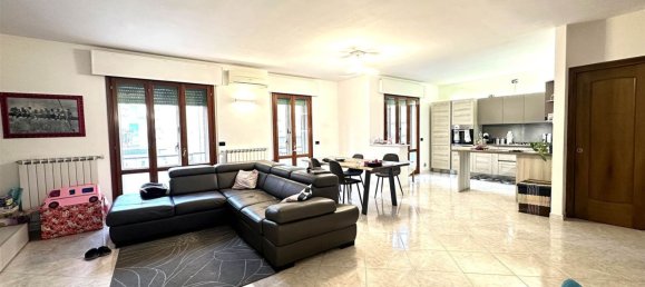 6 rooms Apartment in Chioggia, Italy No. 63755 8