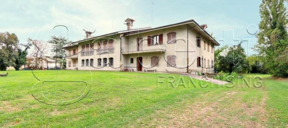 18 rooms Villa in Bondeno, Italy No. 151593 2