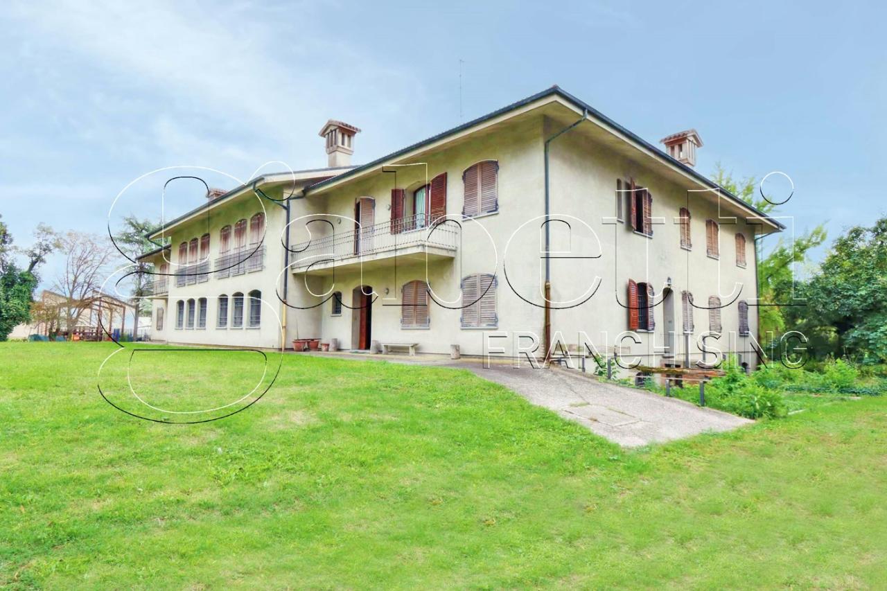 18 rooms Villa in Bondeno, Italy No. 151593