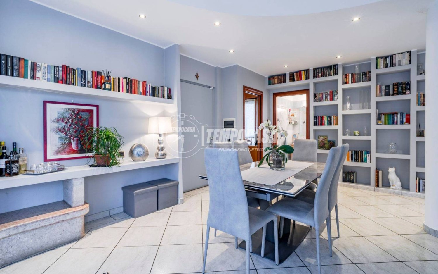 3 bedrooms Apartment in Caronno Pertusella, Italy No. 292427