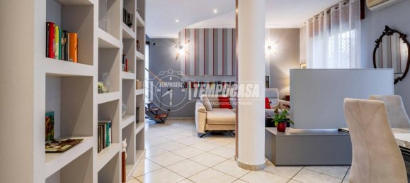 3 bedrooms Apartment in Caronno Pertusella, Italy No. 292427 10