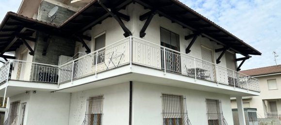 Дом с 9 комнатами в Клавезана, Италия № 91066 10