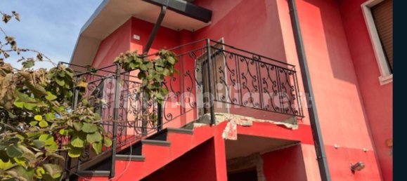 4 bedrooms Apartment in Oppeano, Italy No. 289544 6