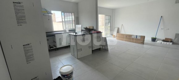 4 bedrooms Apartment in Alcala, Spain No. 13886 3