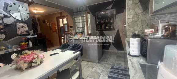 5 غرف نوم منزل ذو طابقين في Asti, Italy رقم 377978 7