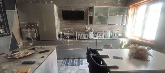 5 غرف نوم منزل ذو طابقين في Asti, Italy رقم 377978 5