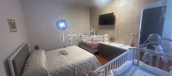 5 غرف نوم منزل ذو طابقين في Asti, Italy رقم 377978 16