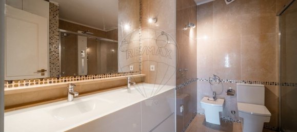 4 bedrooms Apartment in Porto, Portugal No. 299742 8