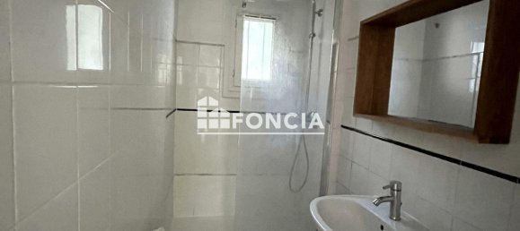 3 bedrooms House in Nanterre, France No. 297039 7