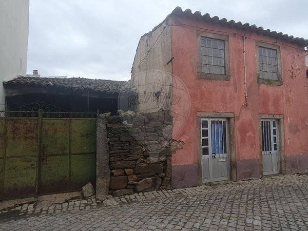 6 غرف نوم منزل في Miranda do Douro, Portugal رقم 37358