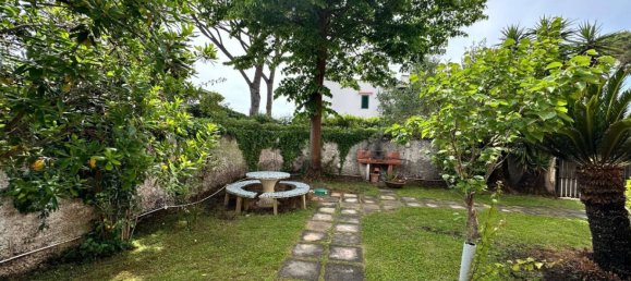 Villa de 4 dormitorios en Terracina, Italy No. 285387 3