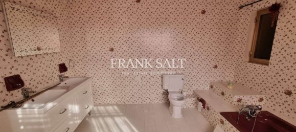 4 bedrooms Villa in Lija, Malta No. 7248 10