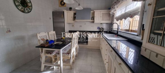 4 bedrooms Villa in Lija, Malta No. 7248 2