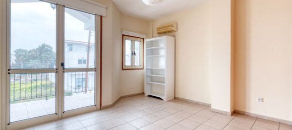 Вилла с 4 спальнями в Арадипу, Ларнака, Кипр № 9380 19