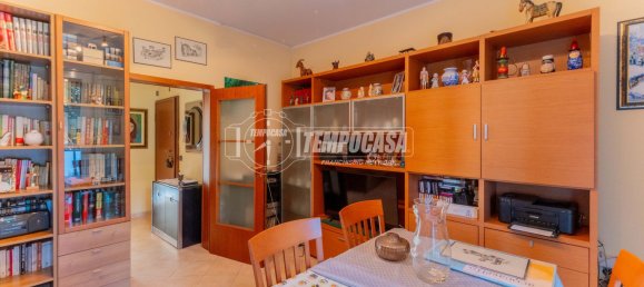 2-salle Appartement à Milan, Italy No. 286578 22