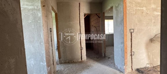 4 rooms Apartment in Mirandola, Italy No. 162788 9