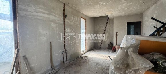 4 rooms Apartment in Mirandola, Italy No. 162788 2