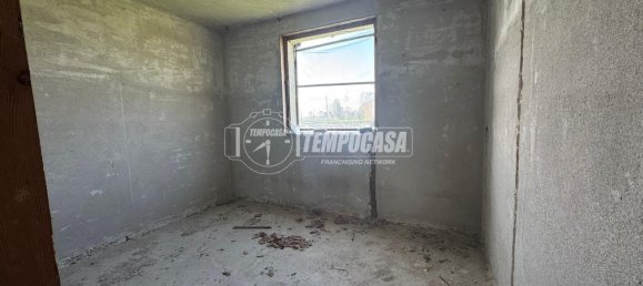 4 rooms Apartment in Mirandola, Italy No. 162788 13