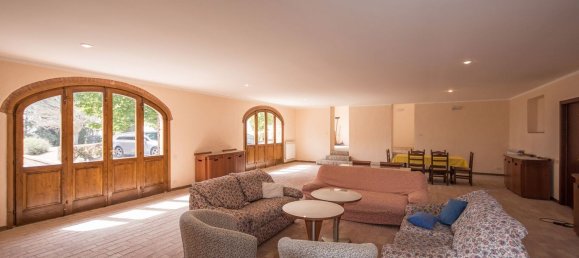 15 rooms House in Montepulciano, Italy No. 56057 41