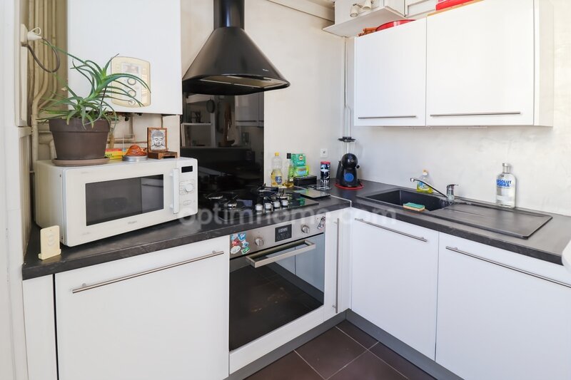 Estudio en Fontaine, France No. 321325