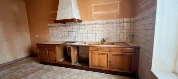 3 Schlafzimmer Haus in La Chapelle, France, Nr. 252784 5