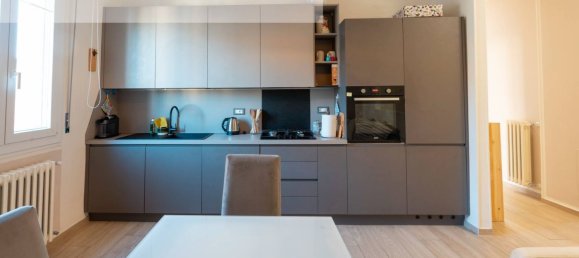 3 chambres Appartement à Modena, Italy No. 381659 2