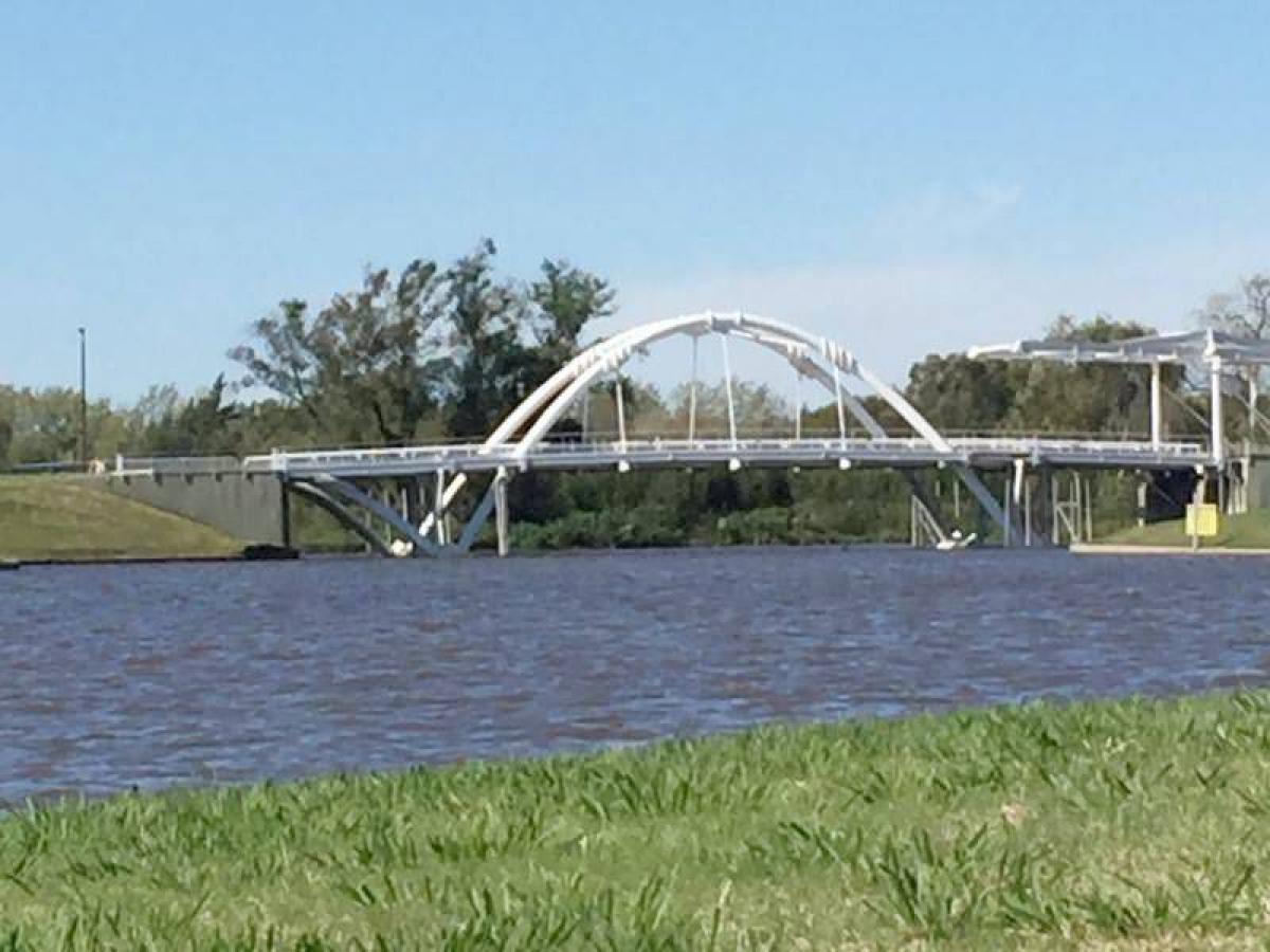  Land in Tigre, Argentina No. 42348