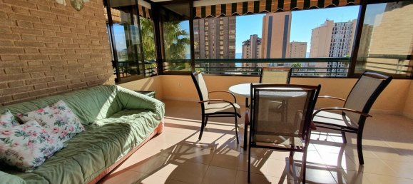 Apartamento de 3 dormitorios en Benidorm, Spain No. 10536 2