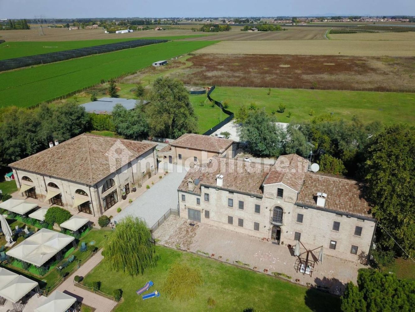 Gewerbliche Immobilie in Ferrara, Italy 1500m², Nr. 315810