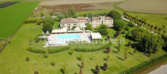 Gewerbliche Immobilie in Ferrara, Italy 1500m², Nr. 315810 2