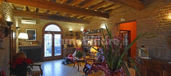 Gewerbliche Immobilie in Ferrara, Italy 1500m², Nr. 315810 10