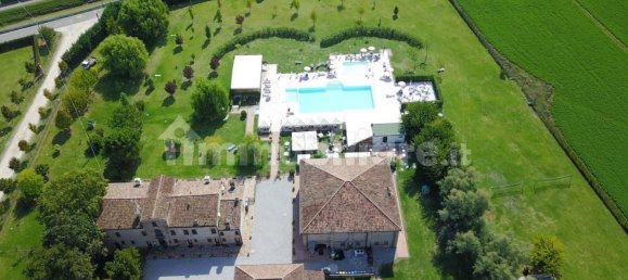 Gewerbliche Immobilie in Ferrara, Italy 1500m², Nr. 315810 5