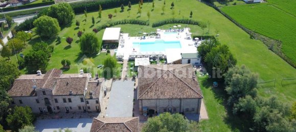 Gewerbliche Immobilie in Ferrara, Italy 1500m², Nr. 315810 4