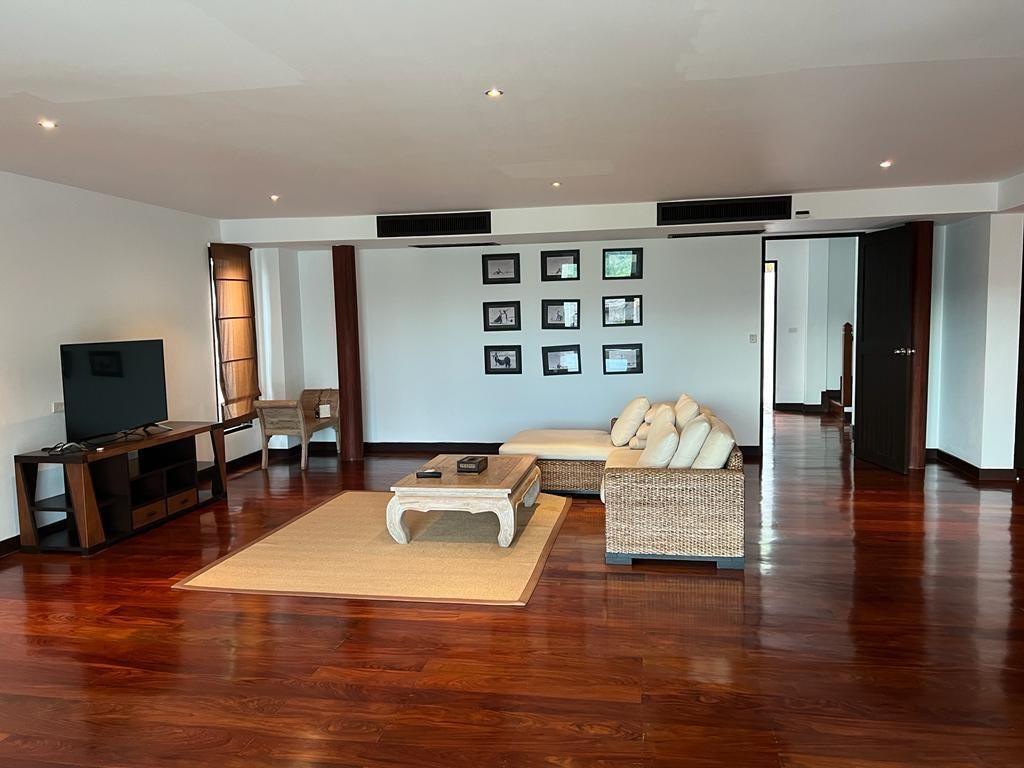 Villa de 2 dormitorios en Kathu, Thailand No. 70872