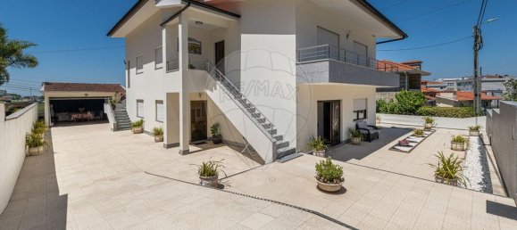 5 bedrooms House in Santo Tirso, Portugal No. 188424 10