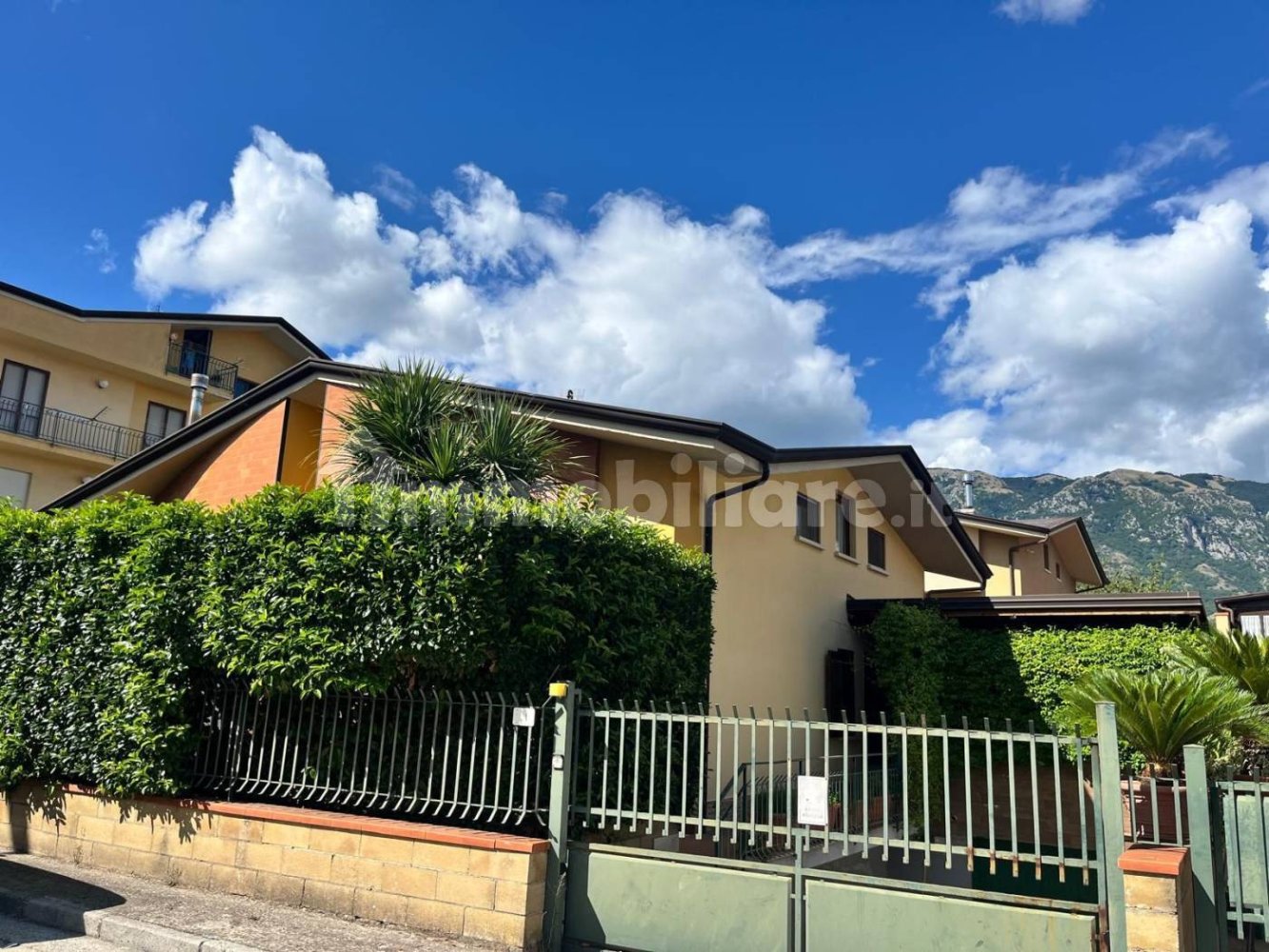 Villa de 3 dormitorios en Airola, Italy No. 282662