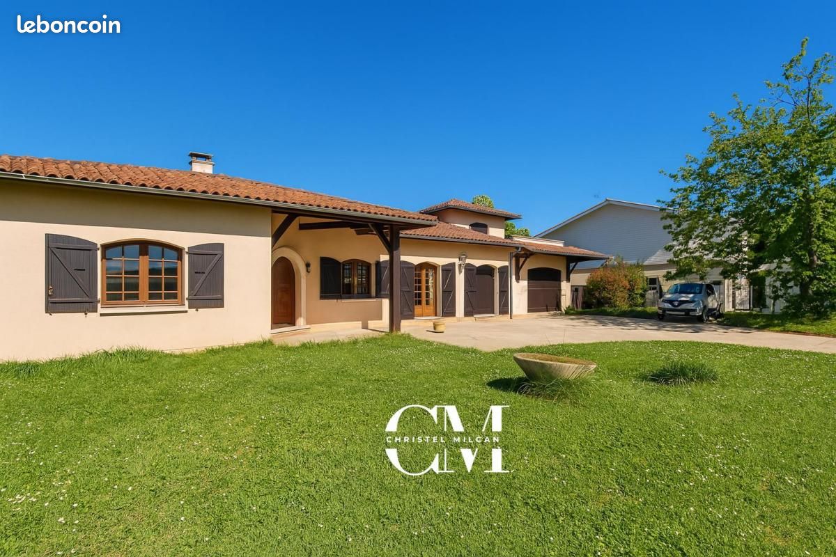 3 bedrooms House in Merignac, France No. 317392