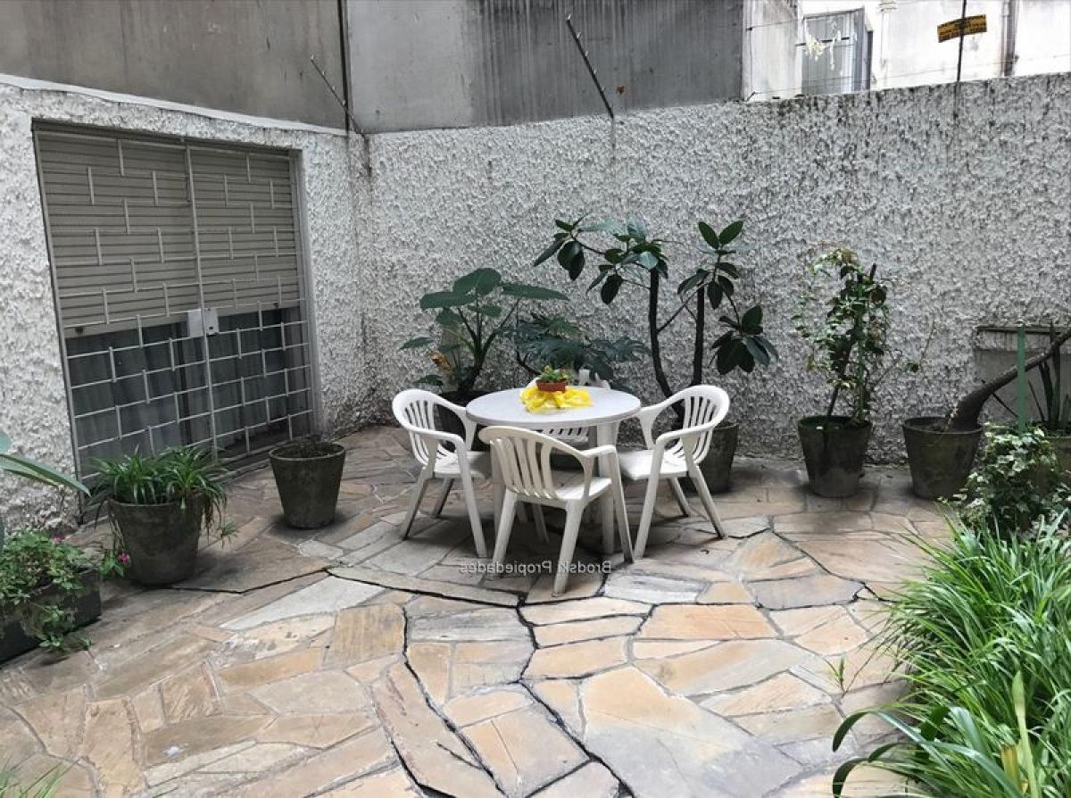 3 bedrooms Apartment in Montevideo, Uruguay No. 6177