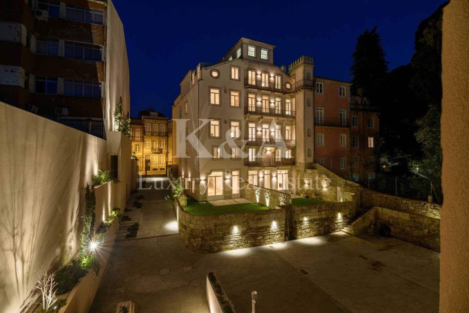 3 bedrooms Duplex in Porto, Portugal No. 121897