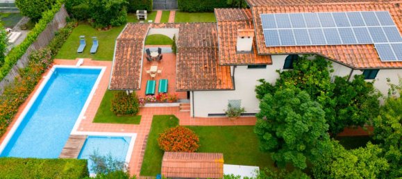 4 bedrooms Villa in Forte dei Marmi, Italy No. 36491 3