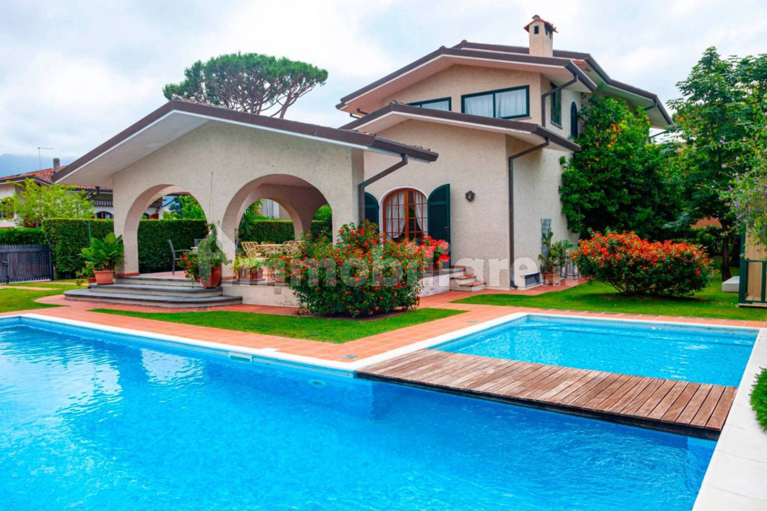 4 bedrooms Villa in Forte dei Marmi, Italy No. 36491