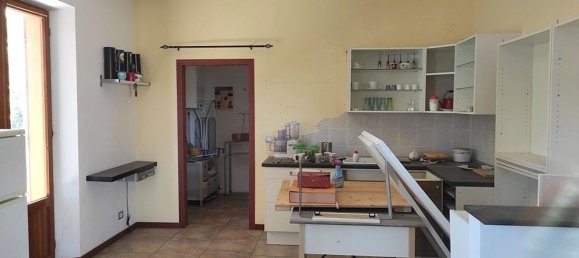 3-salle Appartement à Cingoli, Italy No. 301878 16