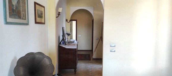 3-salle Appartement à Cingoli, Italy No. 301878 18