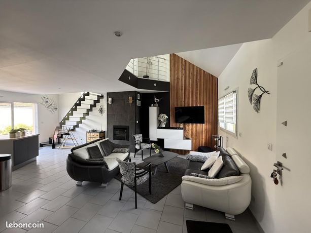 Casa de 3 dormitorios en Seine-Maritime, France No. 359851