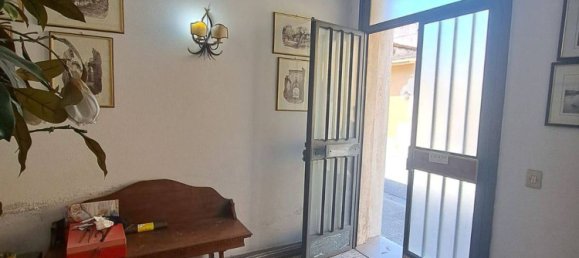 6 rooms Apartment in Florence, Italy No. 301497 3