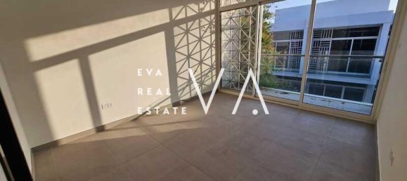 Adosado de 3 dormitorios en Dubai, UAE No. 102965 2