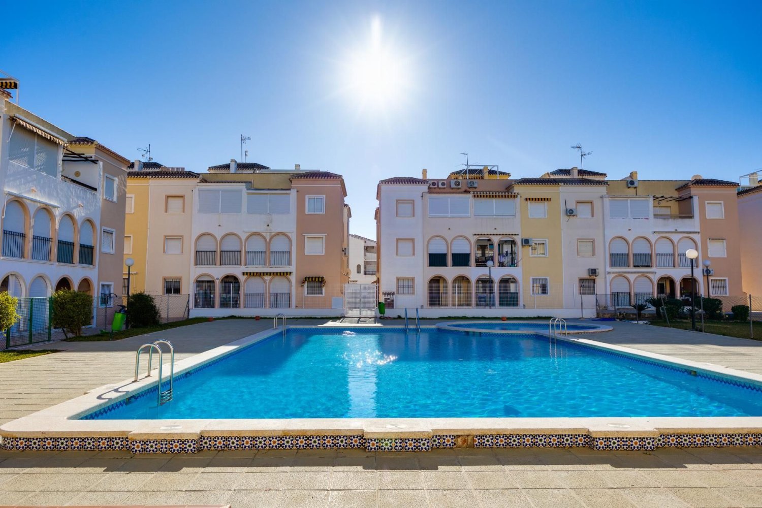 60 m² bungalow en venta en Torrevieja, Alicante, Comunidad Valenciana, Spain № 370076