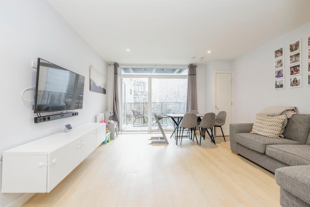 2 bedrooms Apartment in Watford, United Kingdom No. 6071