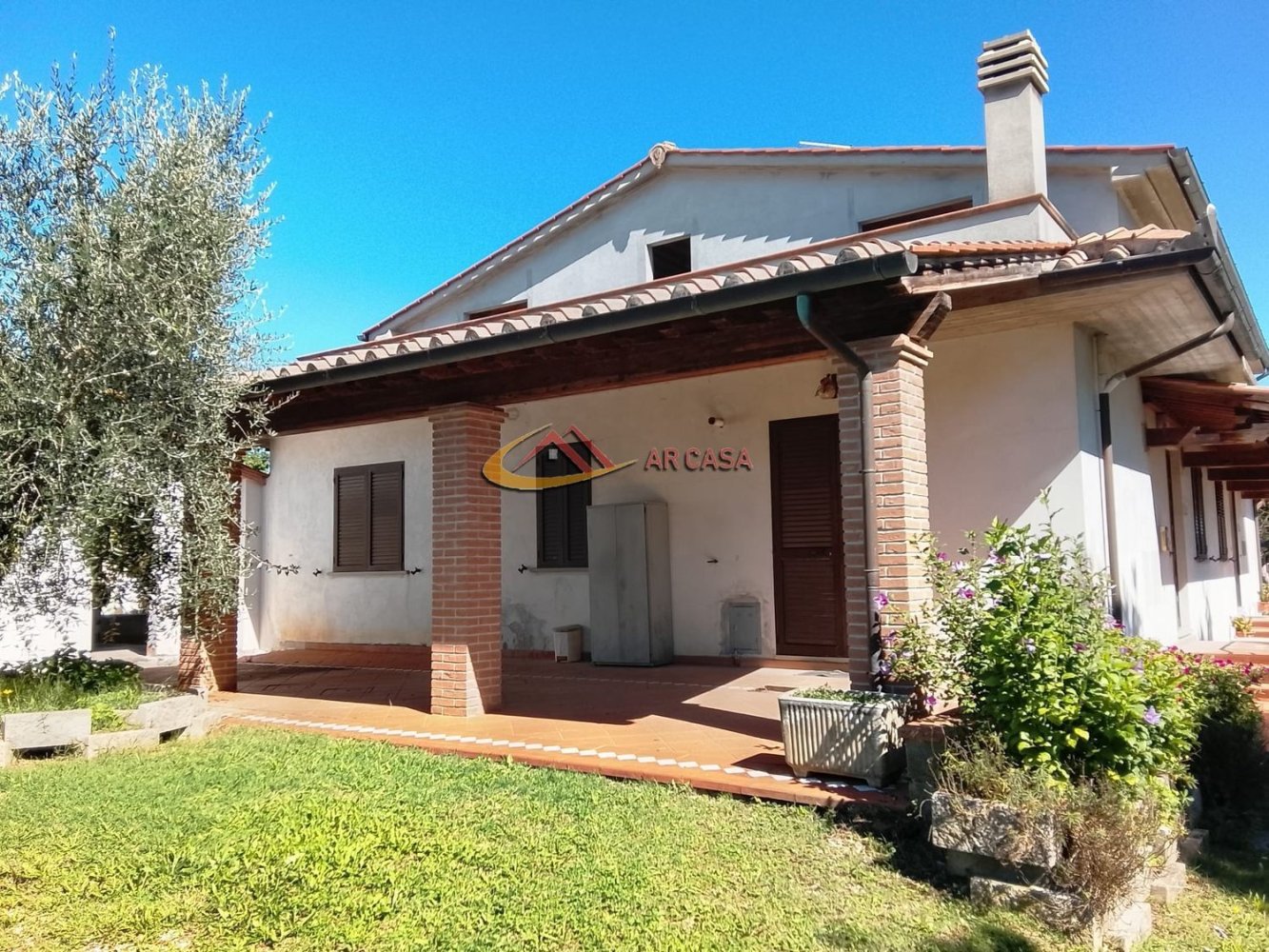 5 bedrooms Villa in Arezzo, Italy No. 349621